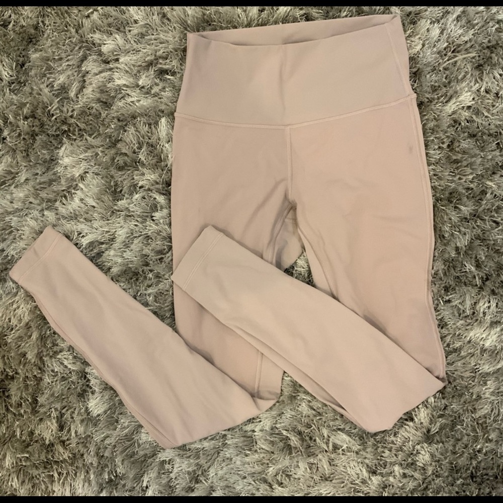 Lululemon light purple size 6 women’s leggings